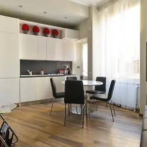 Lata Luxury Roma